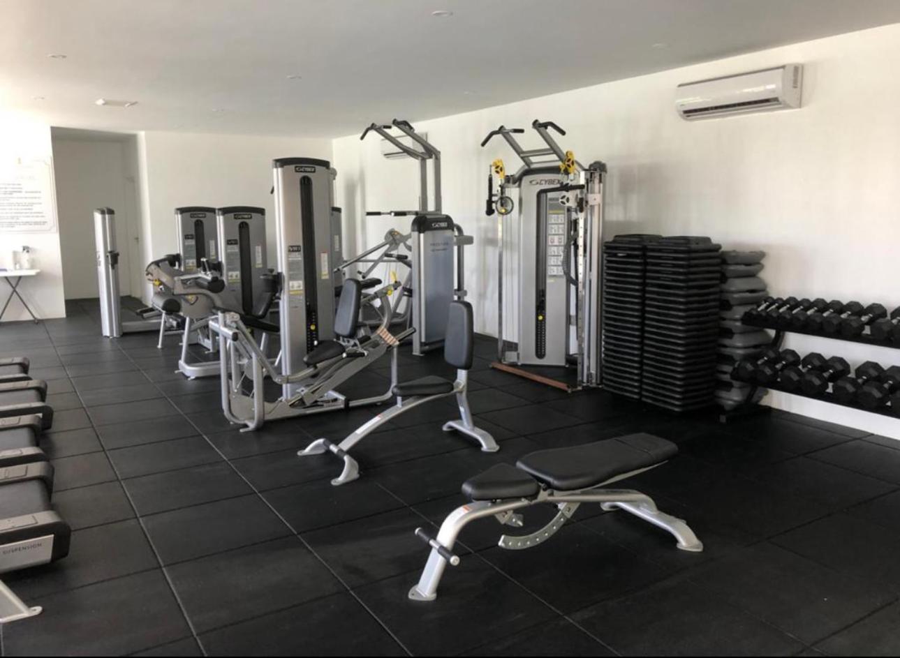 Westmoreland Hills - Mount Standfast - St James - Full Gym Membership Сент-Джеймс Екстер'єр фото